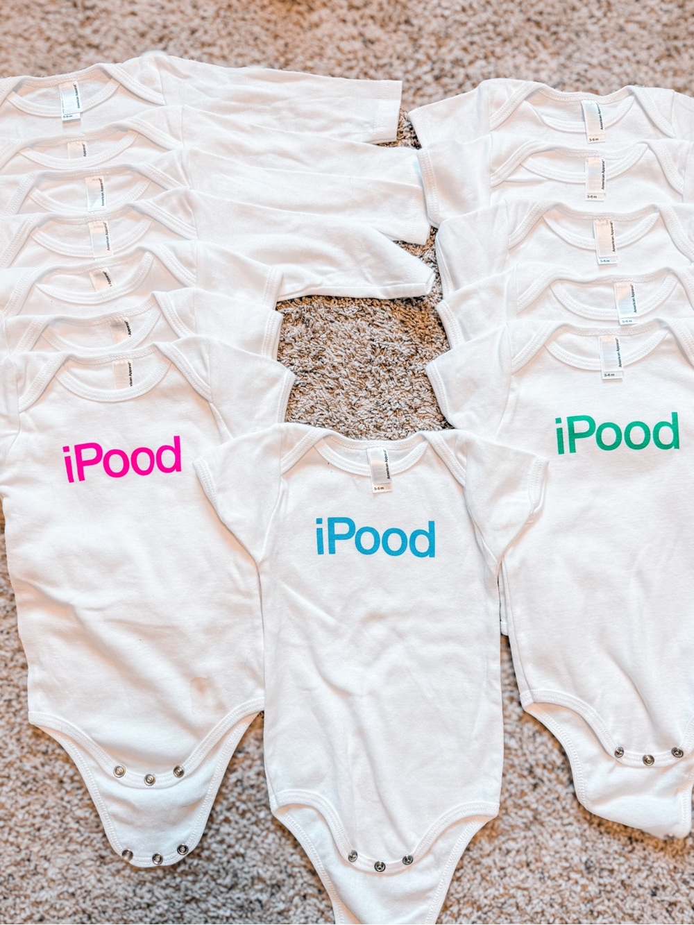 Baby Gag gift - 13 Bodysuits with “iPood” Print